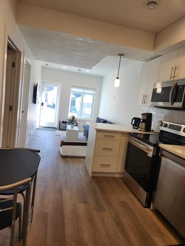 Very bright walkout basement Close to Mountains