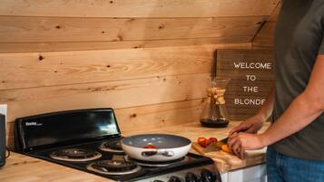 Microwave, oven, stovetop, coffee/tea maker