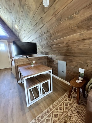 Interior - The Brunette Treehouse (Marion)