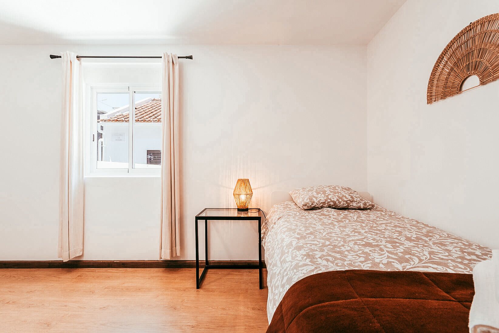 2 bedrooms, bed sheets