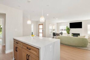 Interior - Elegant Oasis | Heated Pool & Spa | 5mi to Beach (Long Beach)