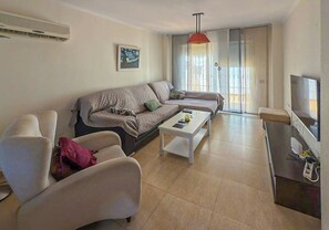 TV - To complete (Roquetas de Mar)