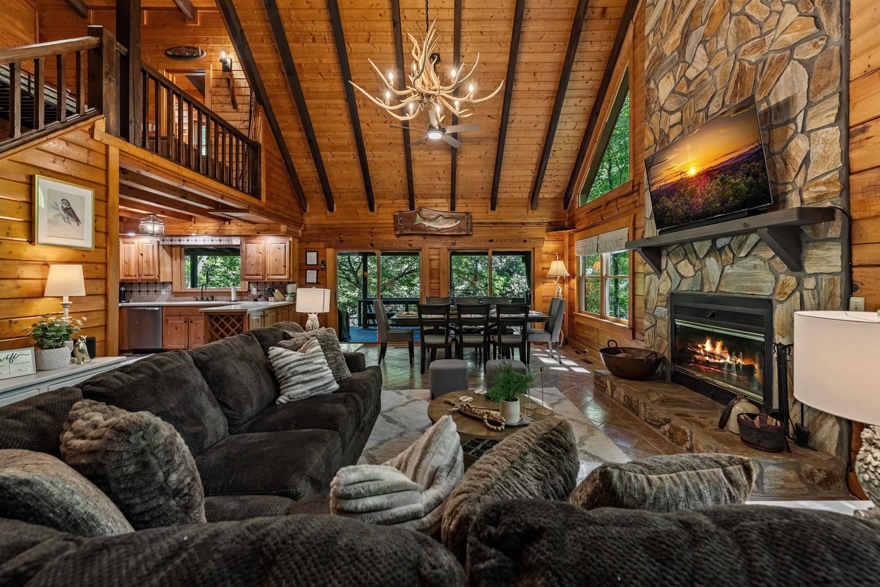 Smart TV, fireplace