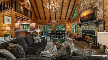 Smart TV, fireplace