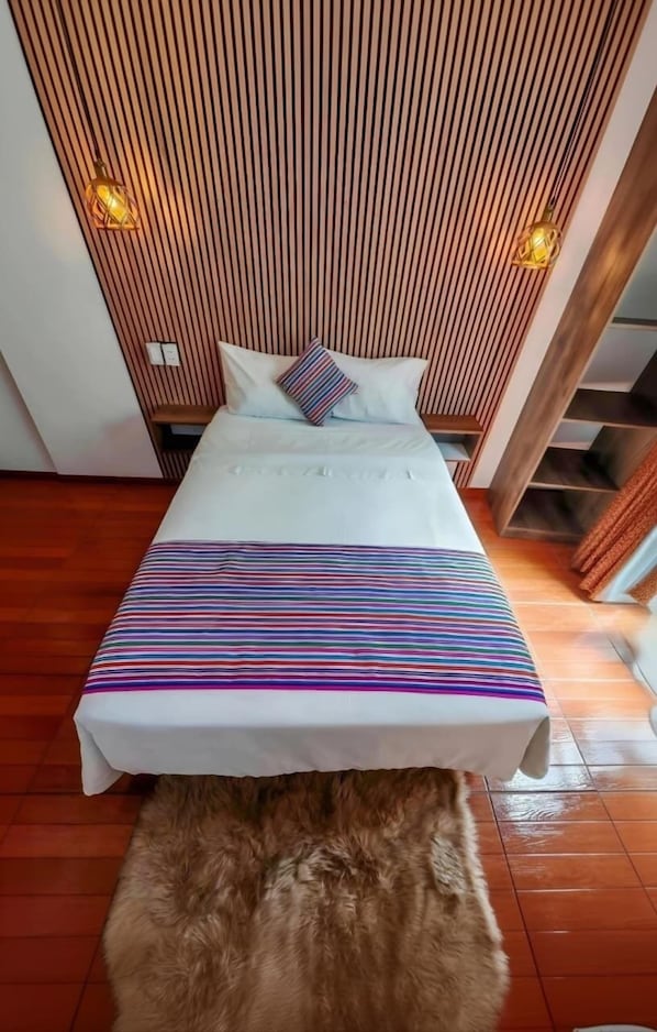 Habitación Confort doble, balcón, vistas a la ciudad | Escritorio, espacio para trabajar con un portátil, wifi gratis