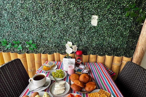 Free daily continental breakfast