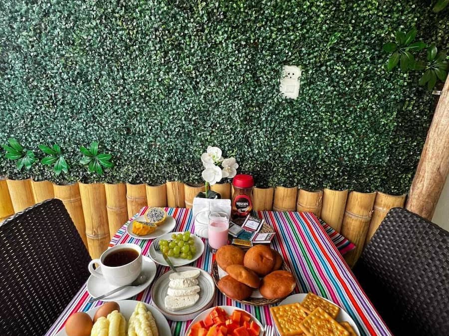 Sudah termasuk sarapan ala kontinental setiap hari