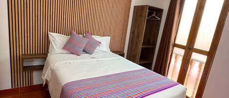 Desk, laptop workspace, free WiFi