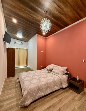 4 slaapkamers, een bureau, gratis wifi, beddengoed