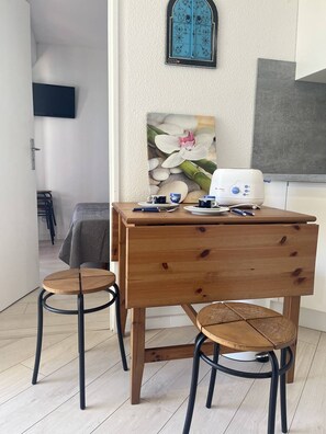 Interior - Lovely 2-room apartment with cabin residence with pool near Richelieubeach Cap d'Agde (LE CAP D AGDE)