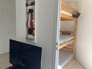 2 bedrooms, free WiFi - Lovely 2-room apartment with cabin residence with pool near Richelieubeach Cap d'Agde (LE CAP D AGDE)