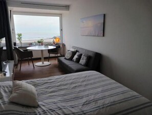 1 habitación, tabla de planchar con plancha, wifi y ropa de cama