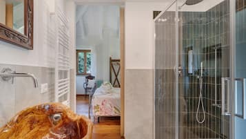 1 camera, Wi-Fi gratuito, lenzuola