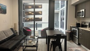 Interior - Vaca Rentalz Downtown Miami 1BR + Pool, Gym (Miami)