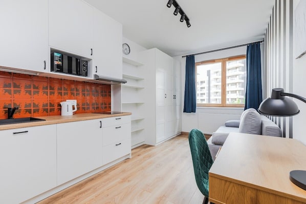 Fridge, microwave, stovetop