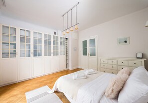 1 chambre, fer et planche à repasser, Wi-Fi, draps fournis