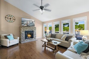 Televisión, chimenea