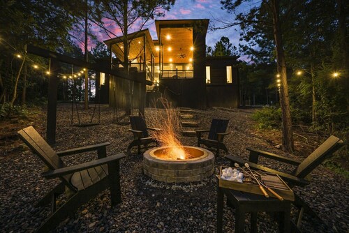 Back Deck with a View - Games - Pets - Hickory Pines