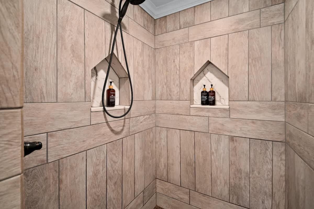 Dusche, Haartrockner, Shampoo
