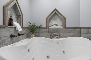 Shower, jetted tub, hair dryer, towels