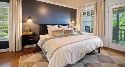 Historic Riverview Inn - King Room One