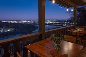 Outdoor dining - Historic Riverview Inn - Three (Chattanooga)