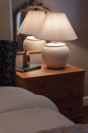 1 bedroom, free WiFi - Historic Riverview Inn - King Room Six (Chattanooga)