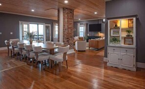 Interior - Historic Riverview Inn - Suite Nine (Chattanooga)