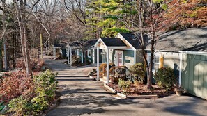 Exterior - Lookout Mountain Cottage (Lookout Mountain)