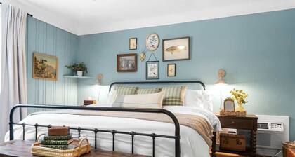 Rock Island Cottage + Hot Tub