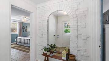 Accès au Wi-Fi (inclus), literie fournie