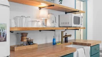 雪櫃、微波爐、焗爐、咖啡機/沖茶器