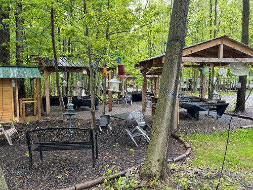 Charming 3bedroom house with AC, WiFi, fenced backyard in Wonderful Watkins Glen