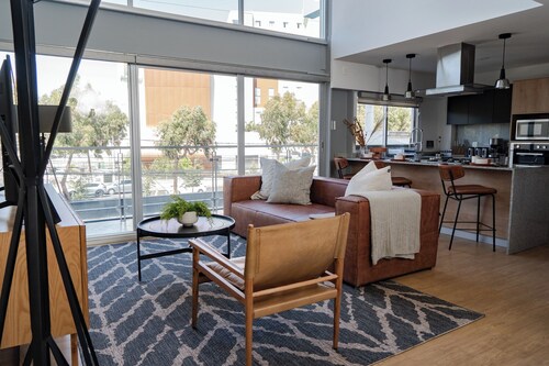 Modern loft near Andares and Stadium 3 de marzo