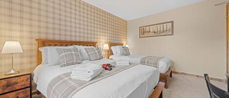 1 bedroom, in-room safe, iron/ironing board, free WiFi