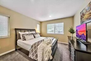 3 dormitoris, planxa i posts de planxar, wifi i roba de llit