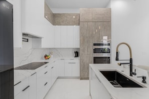 Fridge, microwave, oven, stovetop