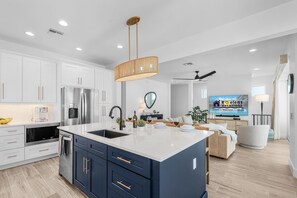 Fridge, microwave, oven, stovetop - Prime Location, Heated Pool, Game Room - FMB- Beach Please - Roelens (Fort Myers Beach)