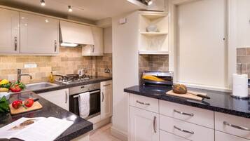 Fridge, microwave, stovetop