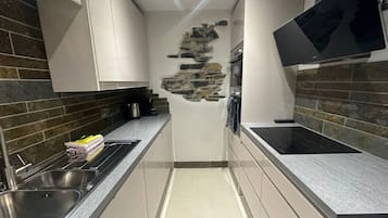 Refrigerador, microondas, horno y lavavajillas