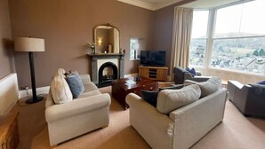 TV - 4 Studio House - Outstanding views + Free Parking (Ambleside)