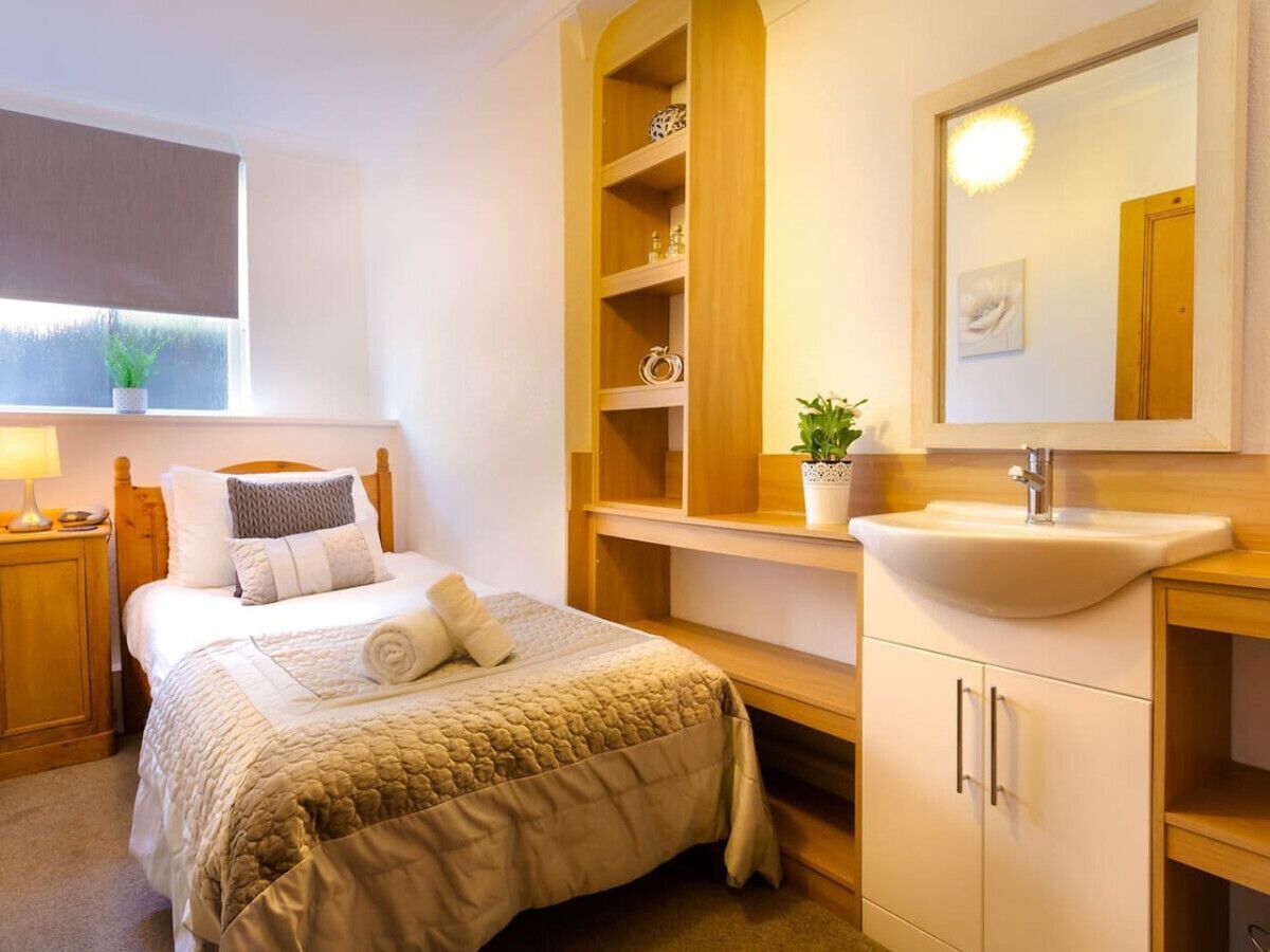 3 間睡房、可攜式嬰兒床、Wi-Fi、床單