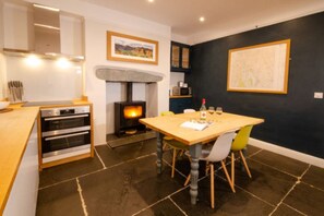 Dining - Holmdale - Central Ambleside (Ambleside)