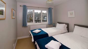 2 bedrooms, desk, iron/ironing board, free WiFi