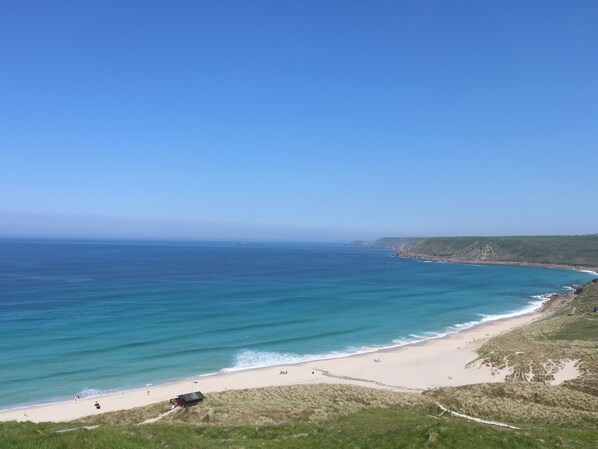 Una playa cerca
