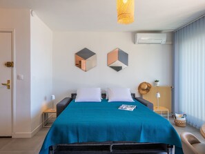 1 dormitorio, tabla de planchar con plancha, wifi