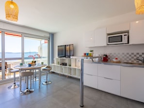 Fridge, microwave, oven, dishwasher - Le Grand Large by Interhome (Sainte Maxime)
