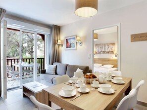 Dining - Résidence Odalys Collection Les Canisson by Interhome (Cavalaire)