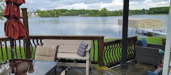 Newly renovated 3 bedroom lakefront home on all-sports Crooked Lake!