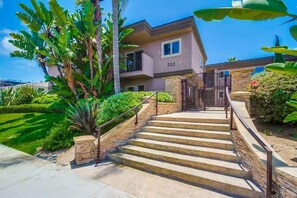 Exterior - Marine Drift - 1BD walk to beach (La Jolla)
